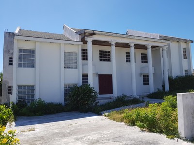 House · For sale · 6 bedrooms