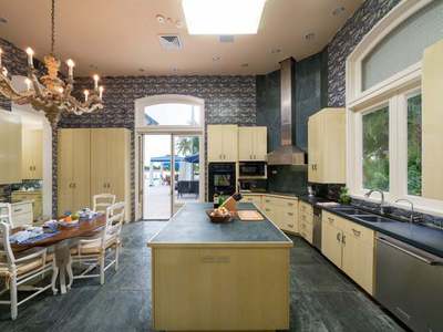 House · For sale · 10 bedrooms